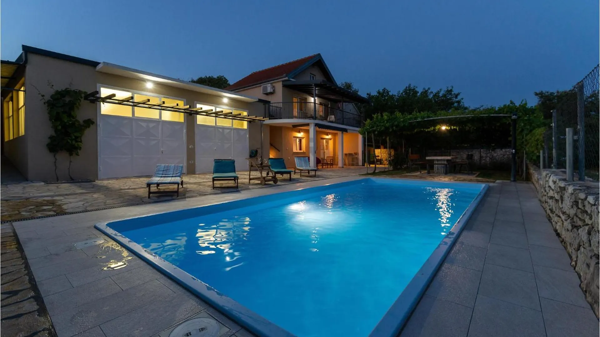 3 Bedroom Cozy Home In Obrovac