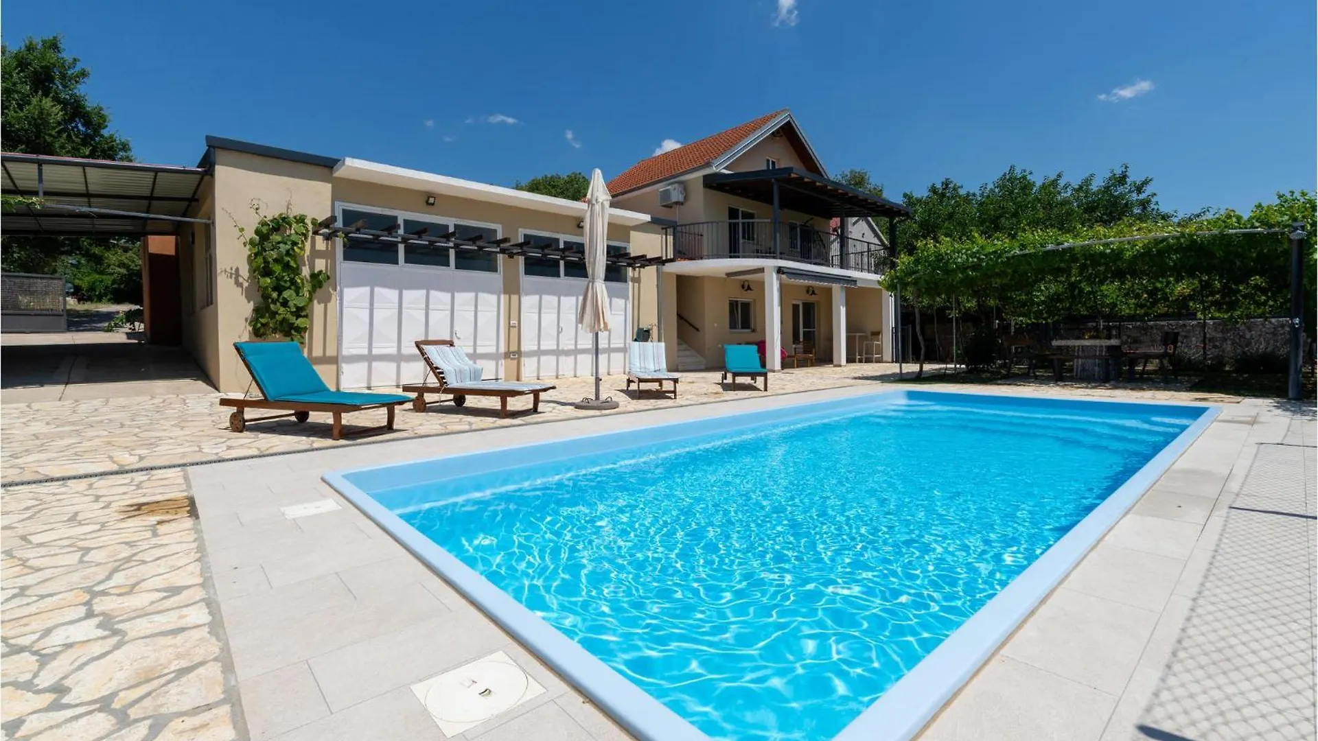 3 Bedroom Cozy Home In Obrovac