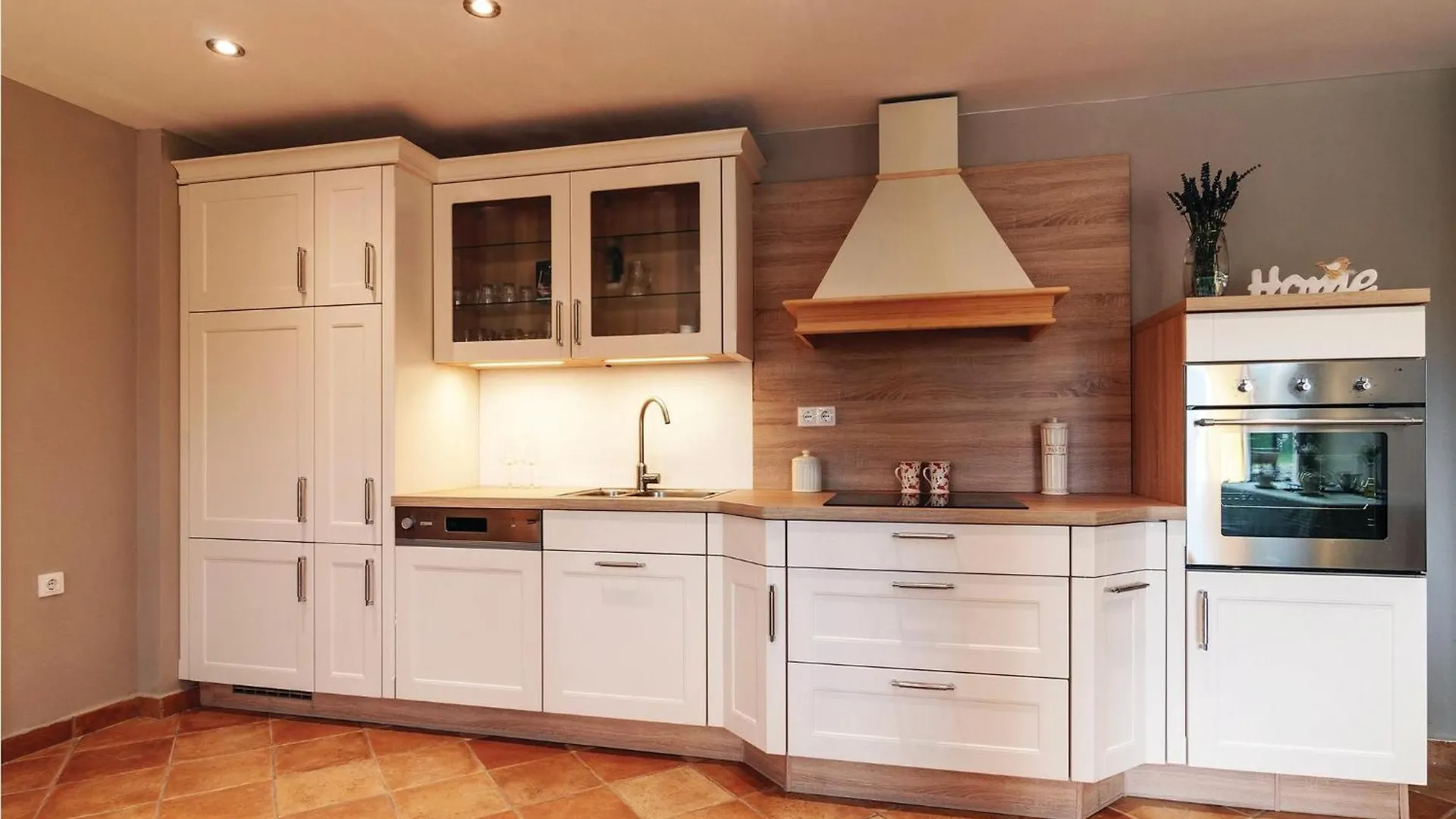3 Bedroom Cozy Home In Obrovac Сasa de vacaciones
