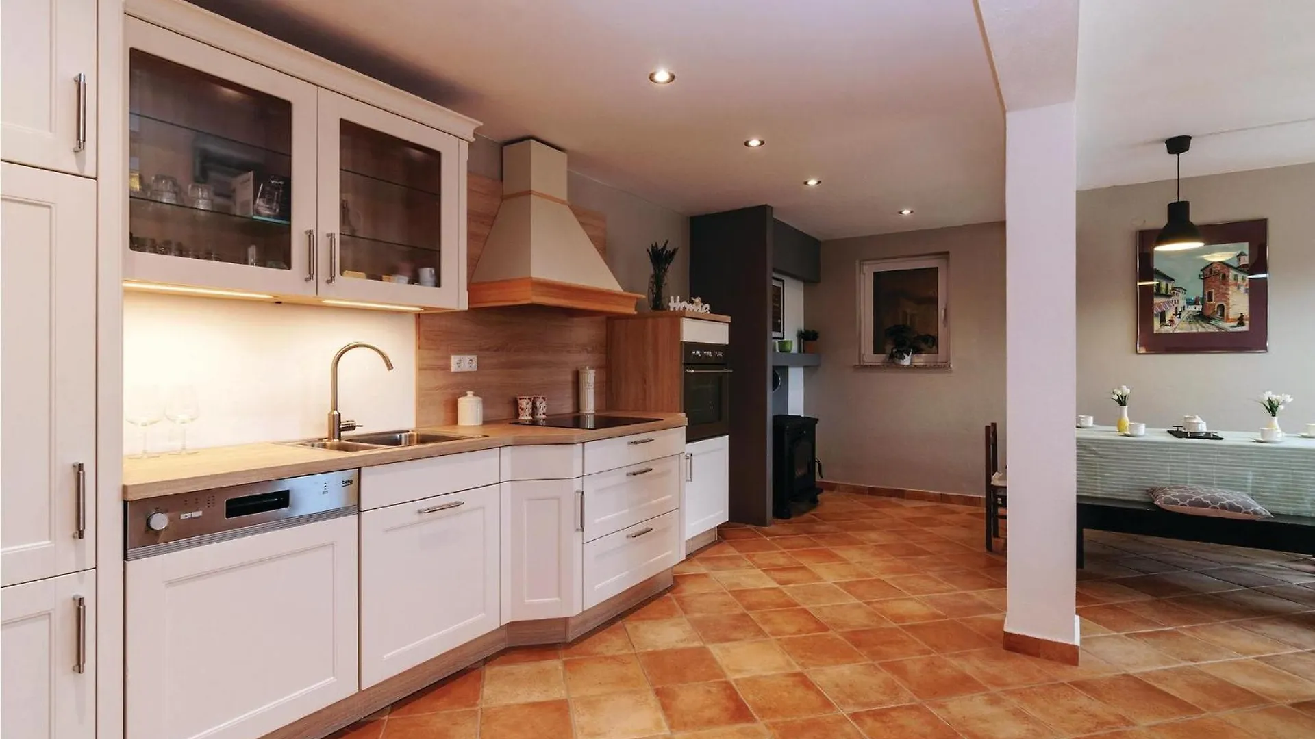 3 Bedroom Cozy Home In Obrovac
