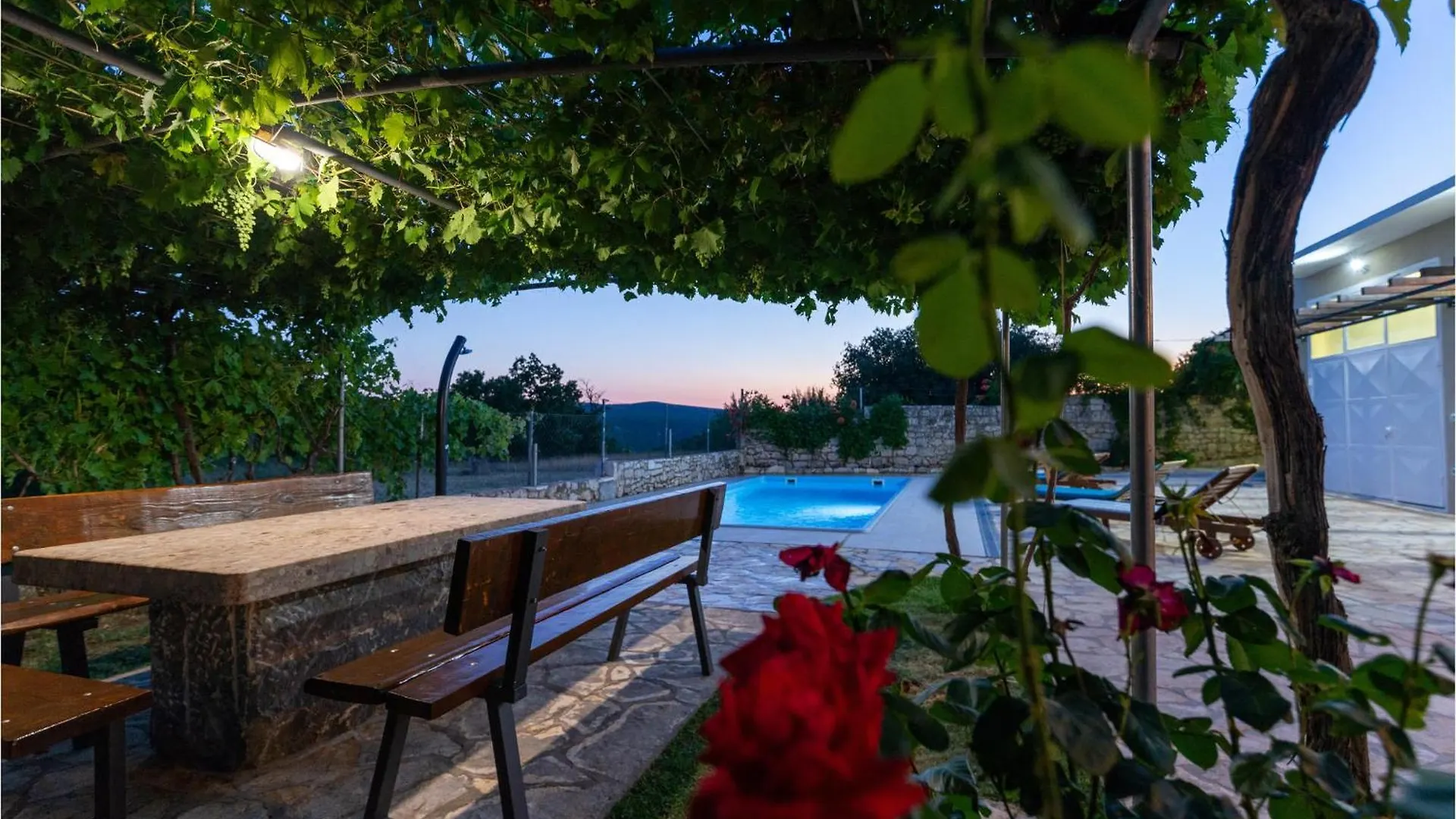 3 Bedroom Cozy Home In Obrovac