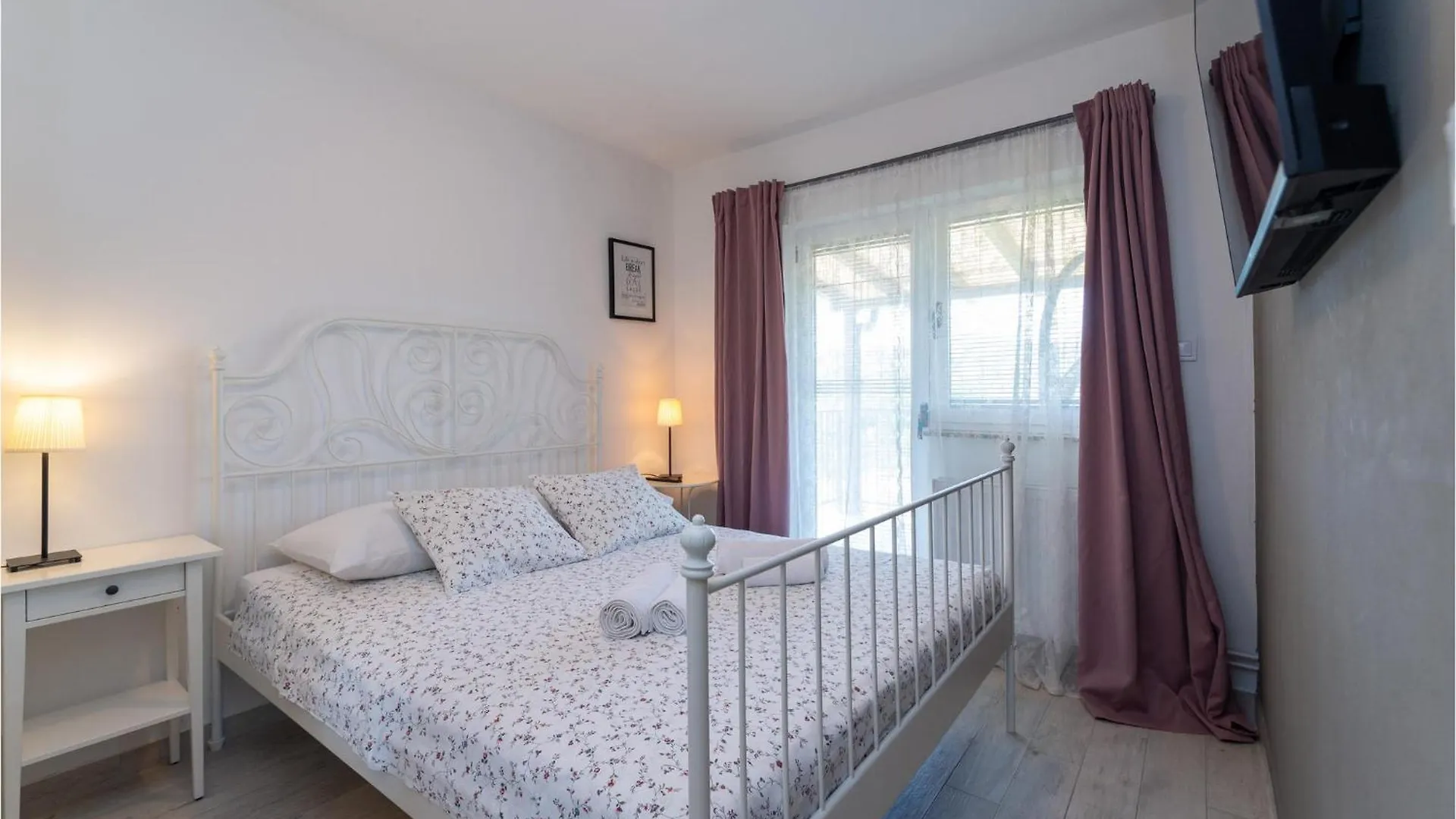 3 Bedroom Cozy Home In Obrovac