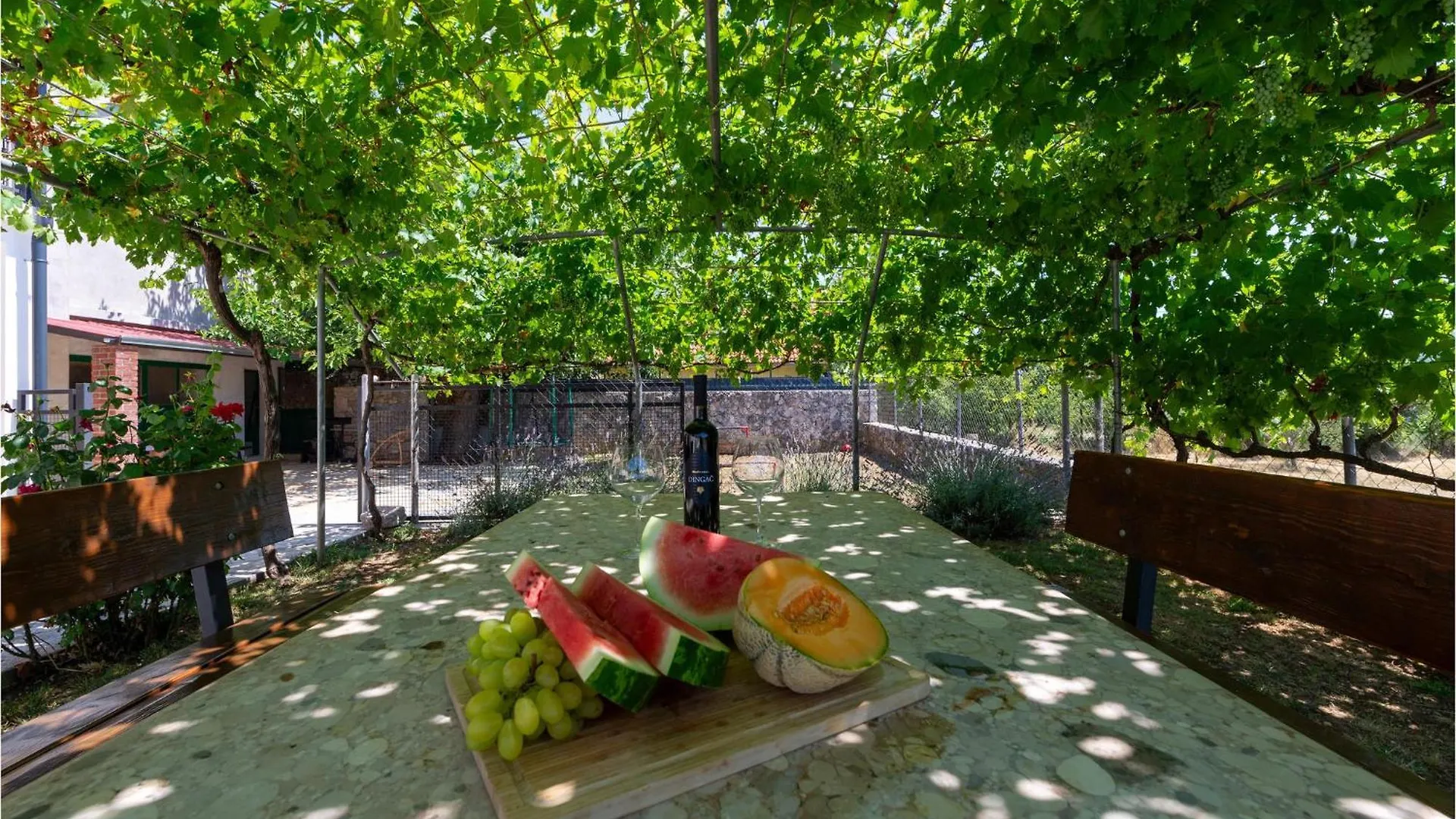 Сasa de vacaciones 3 Bedroom Cozy Home In Obrovac